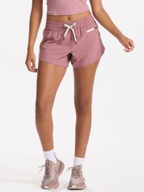 (XS) Vuori Clementine 2.0 Short 2.5" Dusty Rose Pink Marsala Extra Small Gym